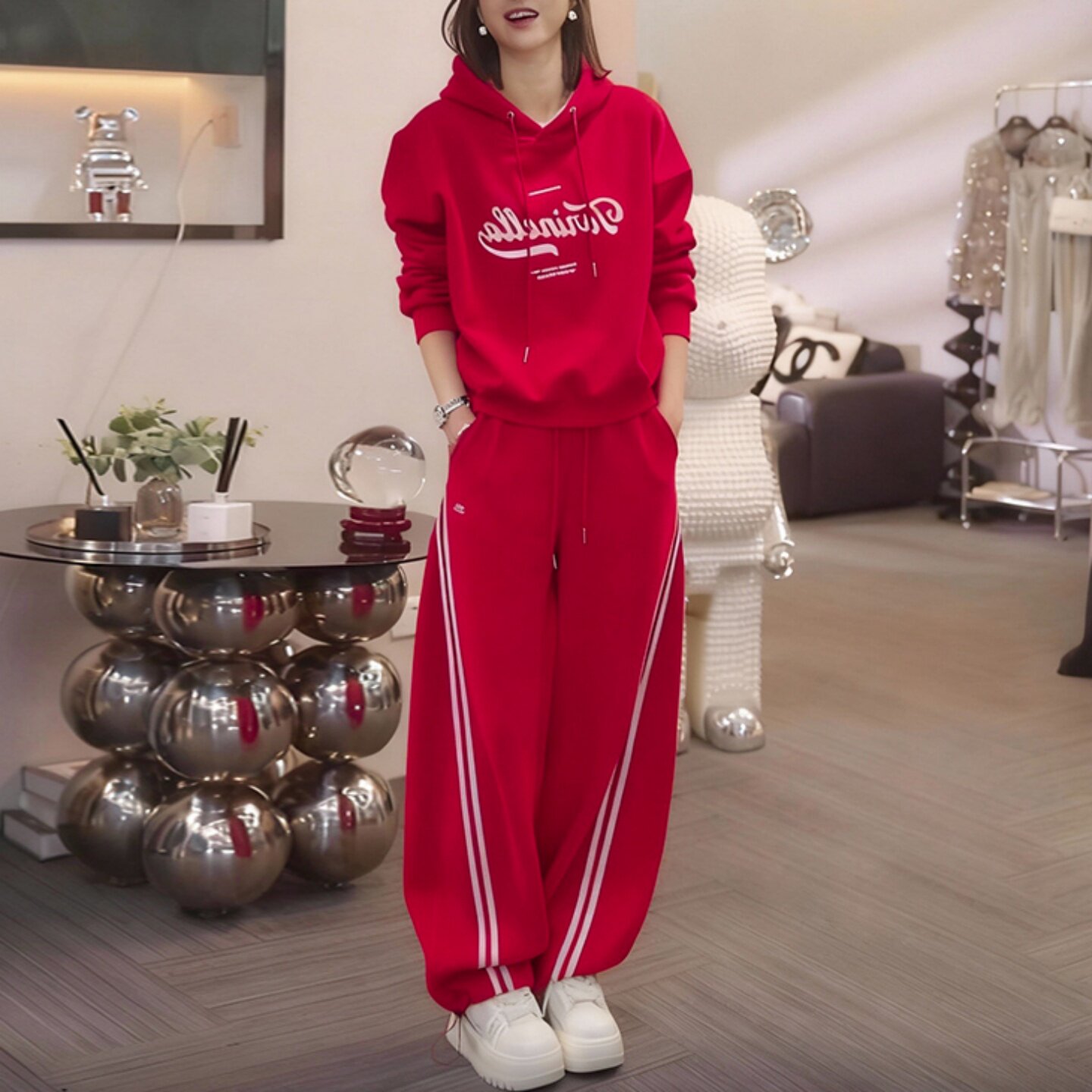 红色连帽卫衣运动套装女秋冬季新款休闲宽松显瘦加绒阔腿裤两件套