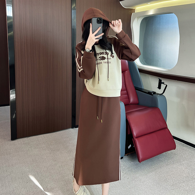 短款连帽卫衣套装女半身裙两件套