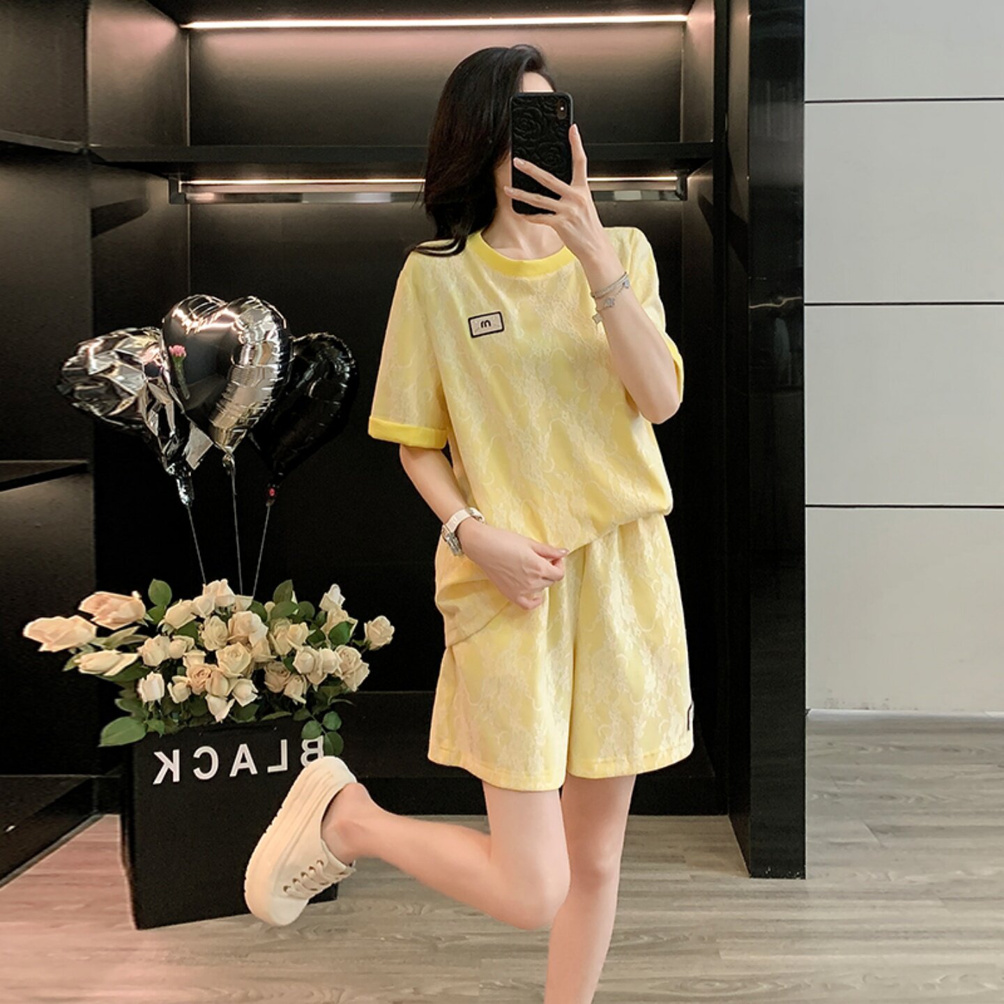 时尚蕾丝拼接短袖运动套装女夏季新款休闲宽松显瘦减龄短裤两件套