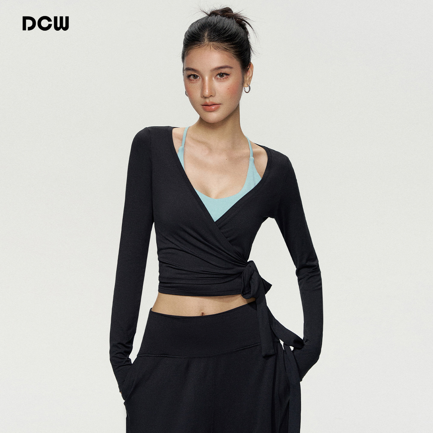 dcw外穿健身训练跑步运动上衣女图片