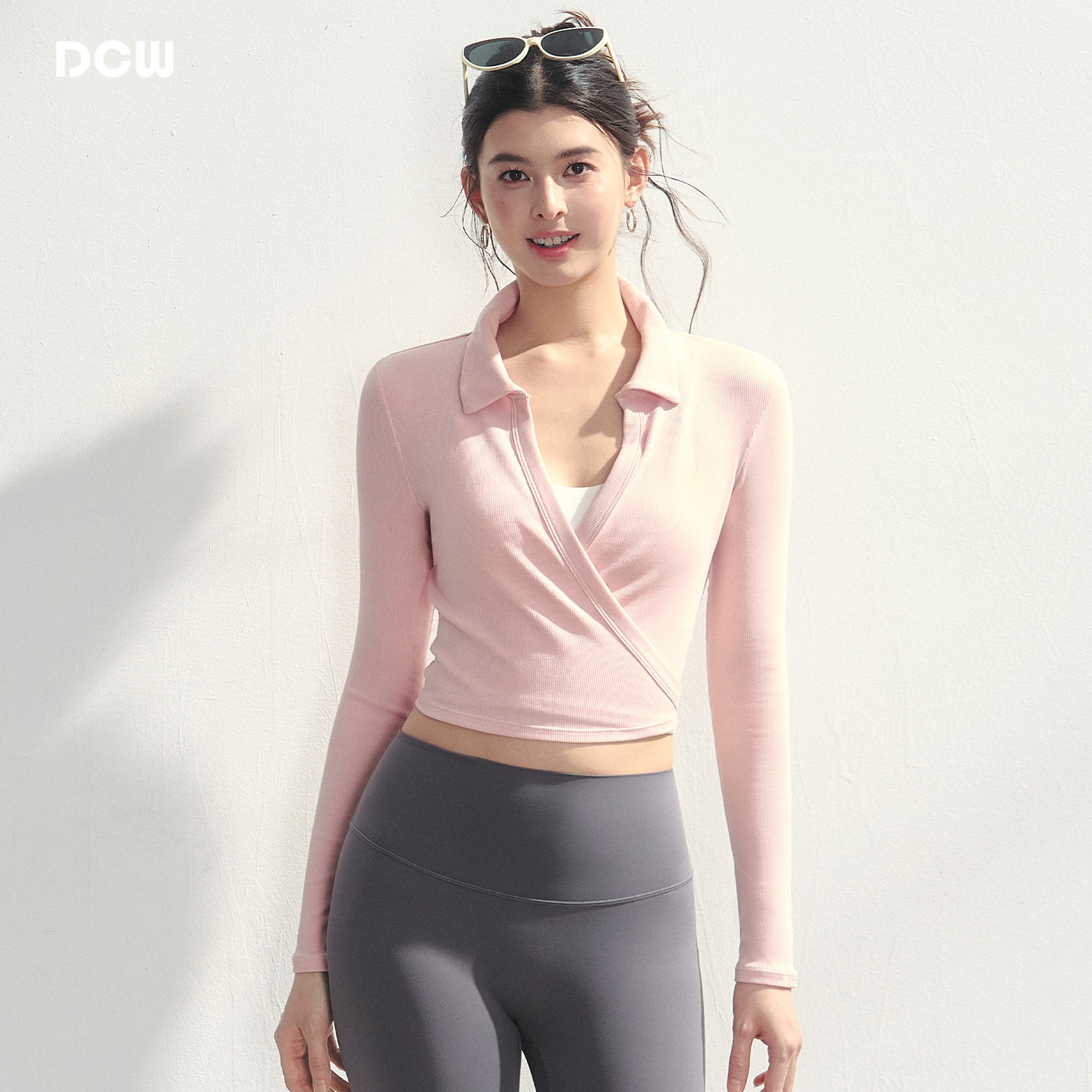 DCW翻领运动上衣女显瘦短款健身长袖跑步普拉提训练瑜伽服t恤罩衫