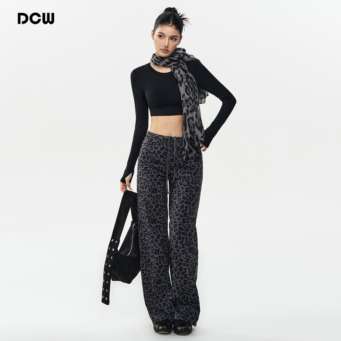 DCW休闲健身裤女宽松显瘦运动直筒裤时尚豹纹跑步训练瑜伽长裤秋