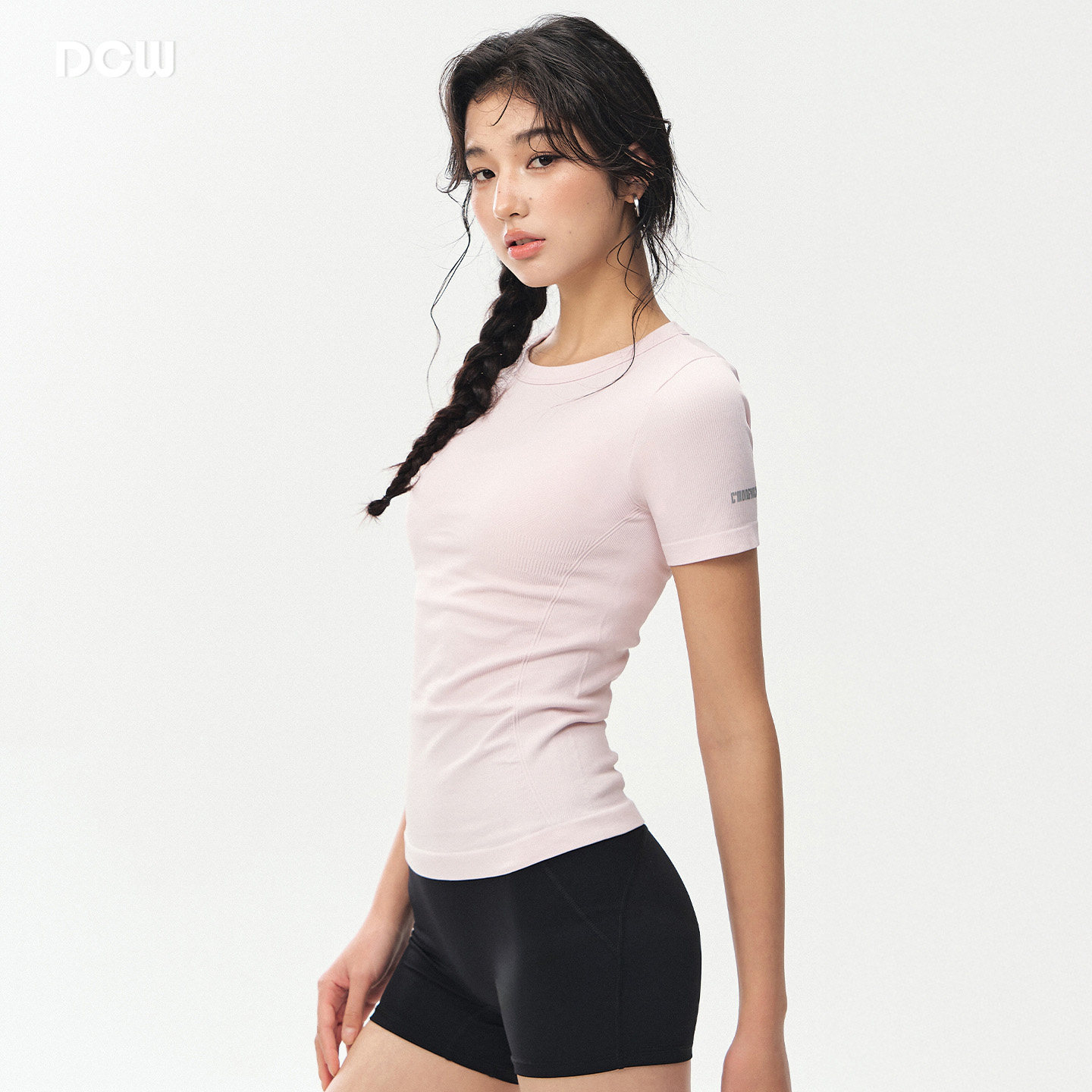 DCW轻薄运动短袖女户外跑步训练健身上衣修身显瘦普拉提瑜伽服t恤