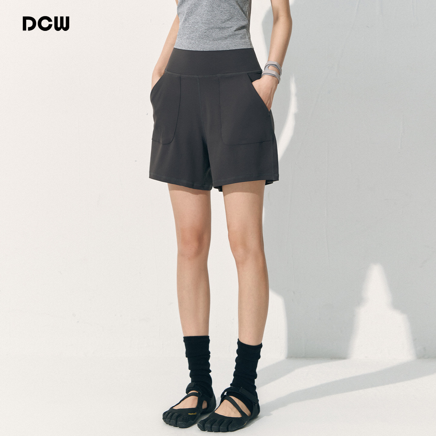 DCW宽松运动短裤女户外跑步训练休闲显瘦健身普拉提瑜伽中裤春夏