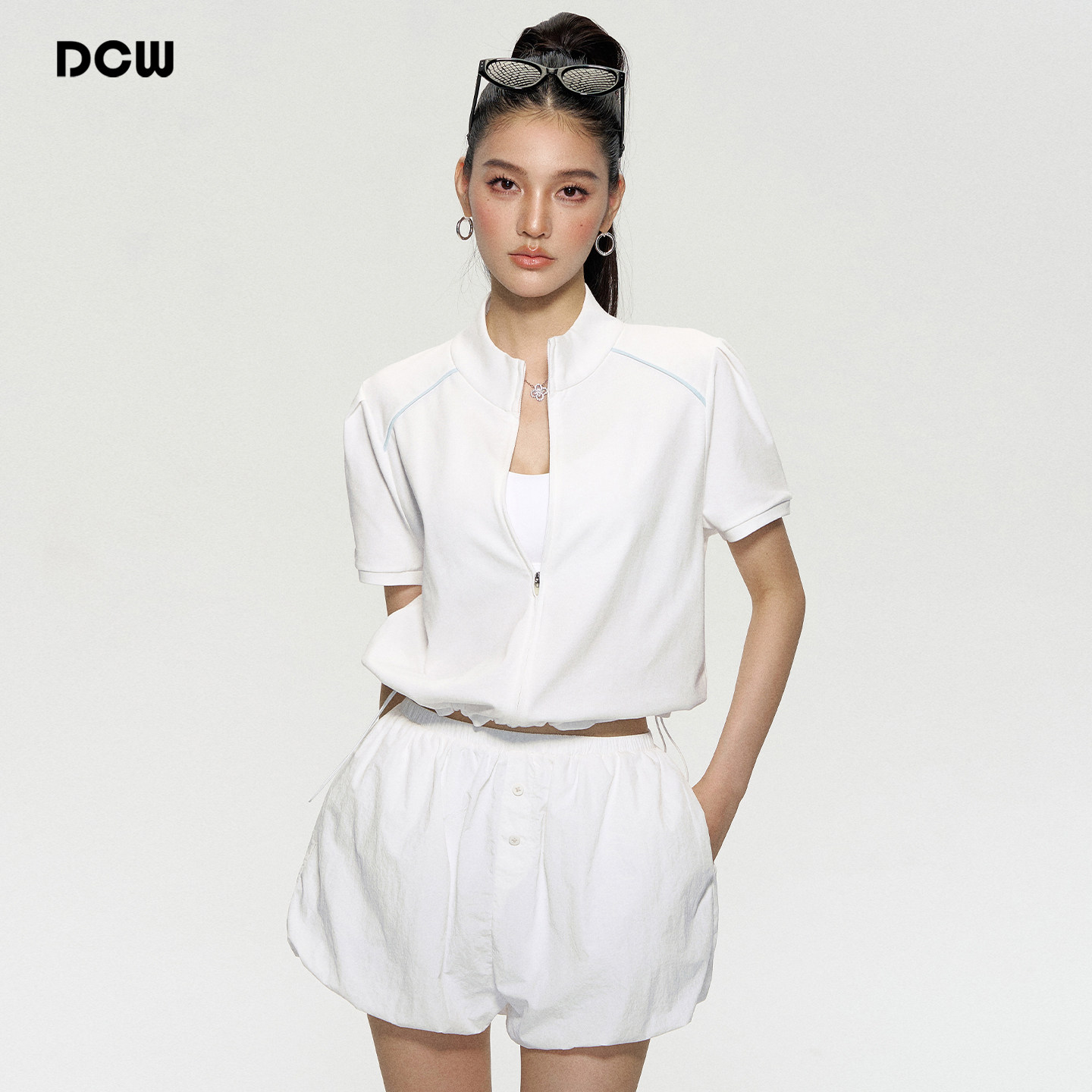 DCW可调节下摆运动拉链宽松短袖图片