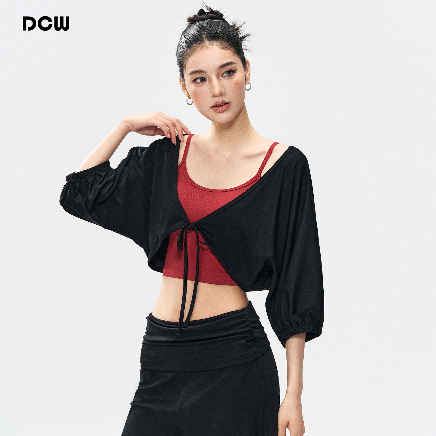 DCW普拉提训练绝美瑜伽开衫女宽松遮肉显瘦短款系带中袖健身罩衫