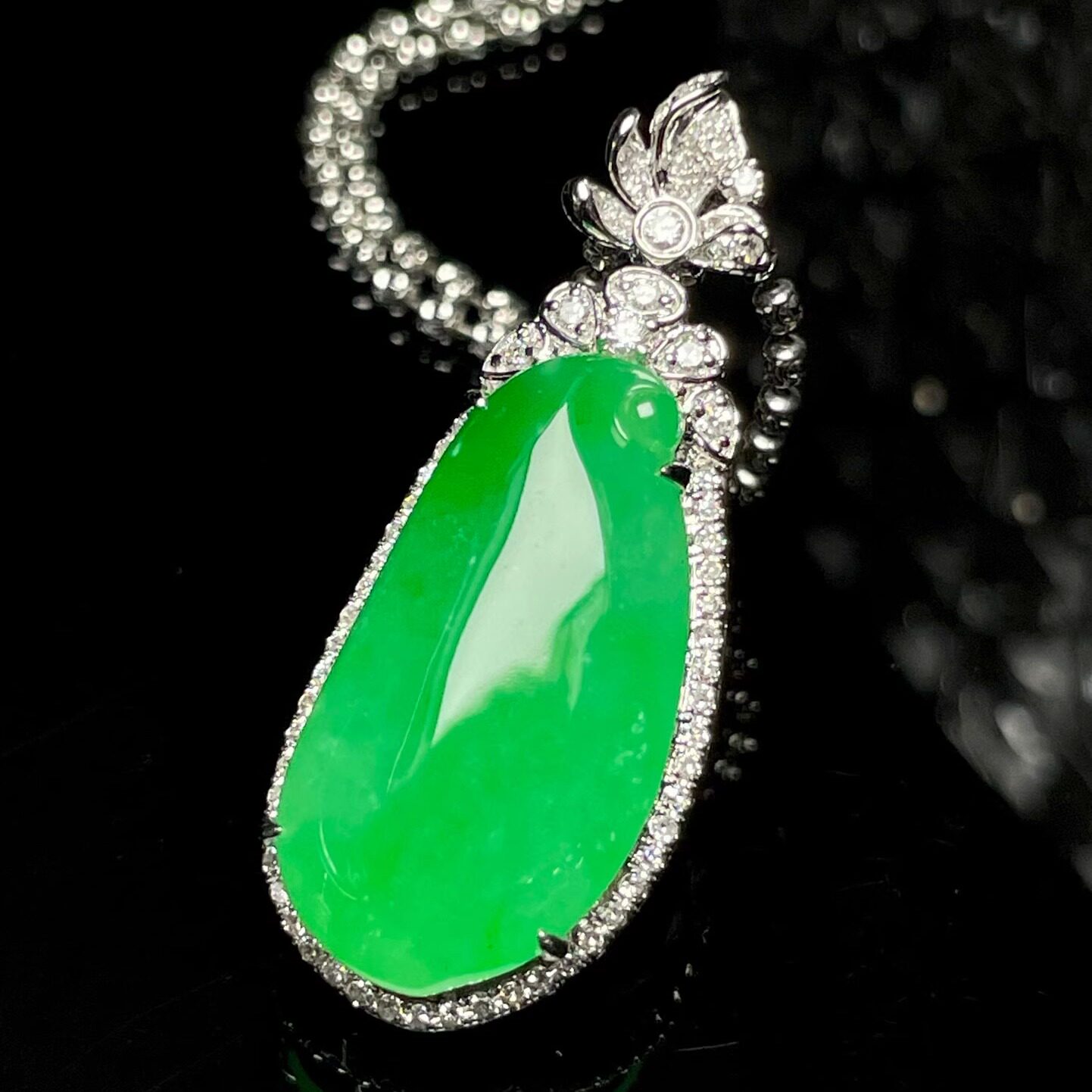 特价小夏珠宝18K金南非钻镶嵌缅甸天然A货翡翠冰种阳绿福瓜吊坠