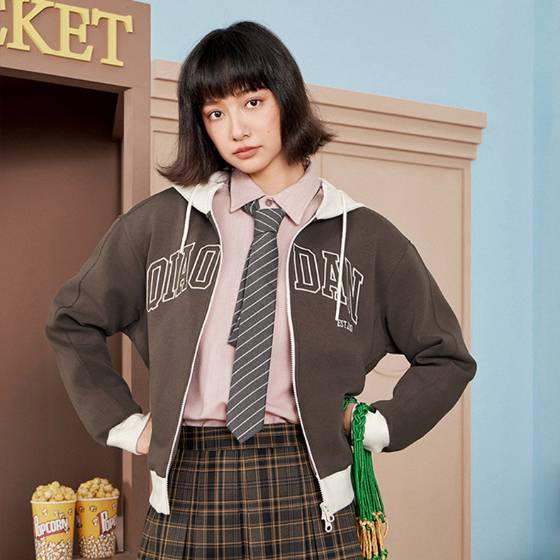 乔丹质燥女针织开衫2025年秋季新款连帽卫衣商场同款QDLWD2251738