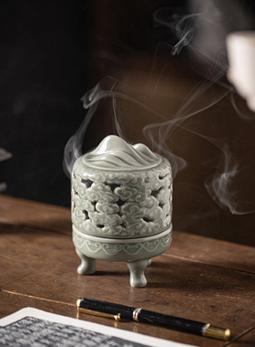古典国风陶瓷三足盘香炉家用室内檀沉香薰炉中式禅意雅室熏香摆件