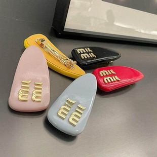 2025新款字母miu皮质弹簧夹面包夹轻奢刘海夹侧边夹发卡网红发夹