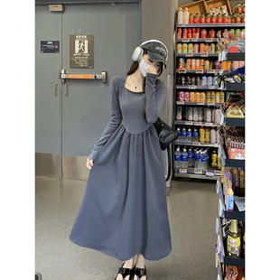 法式 顯瘦別致驚艷長裙 黑色連衣裙女2025年春秋氣質(zhì)方領(lǐng)露鎖骨修身