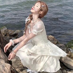 方领泡泡袖连衣裙女夏季超仙气质温柔网纱短裙收腰显瘦蓬蓬公主裙