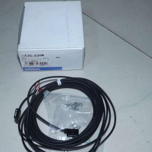 原装：E3X-DA11-S，D4NS-1AF，E3T-SR12，E2E-X3D1-N，E3C-1
