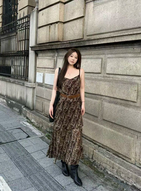 法式复古设计印花吊带连衣裙+腰带早秋新款大码通勤收腰显瘦长裙