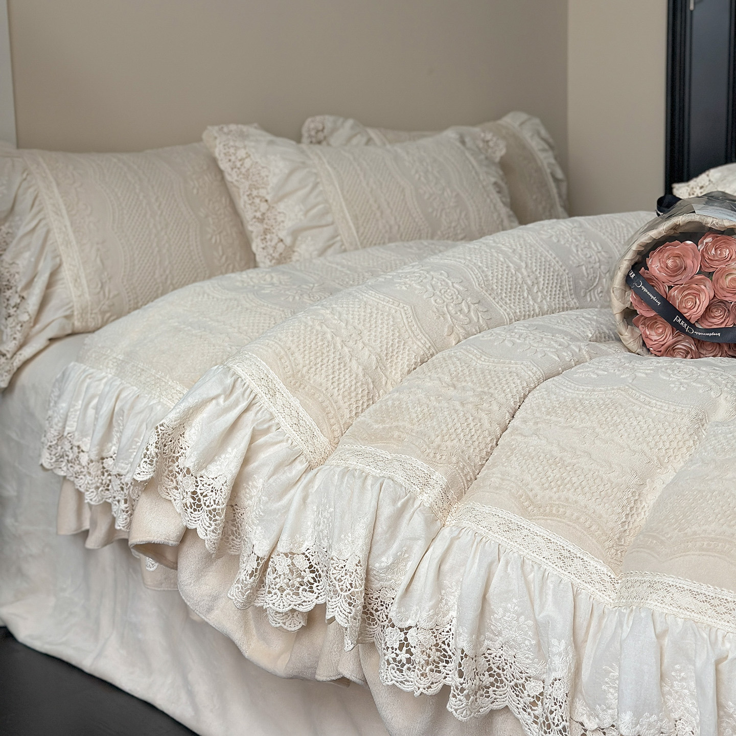 法式轻奢雕花绒床上四件套1.8m