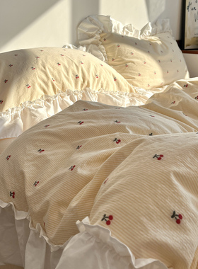 月光巴士奶杏碎花田全棉色织提花床上3四件套纯棉被套床单1.8床笠