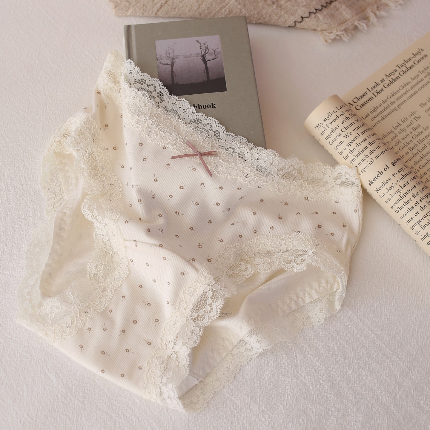 简约纯欲感韩系蕾丝边女三角裤