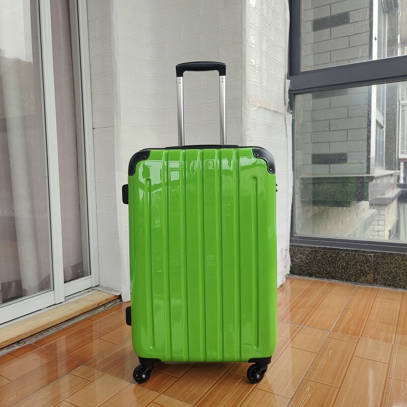 日单24寸旅行箱PC拉杆箱超轻大容量箱包全PC万向轮静音男女