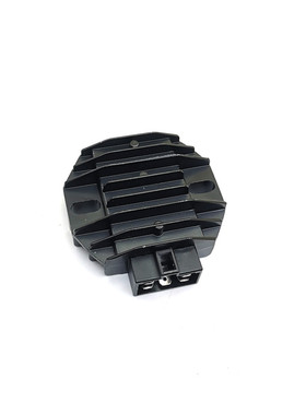 适用比亚乔FLY150/125/RAI/台风/唯我125整流器 稳压器 充电器