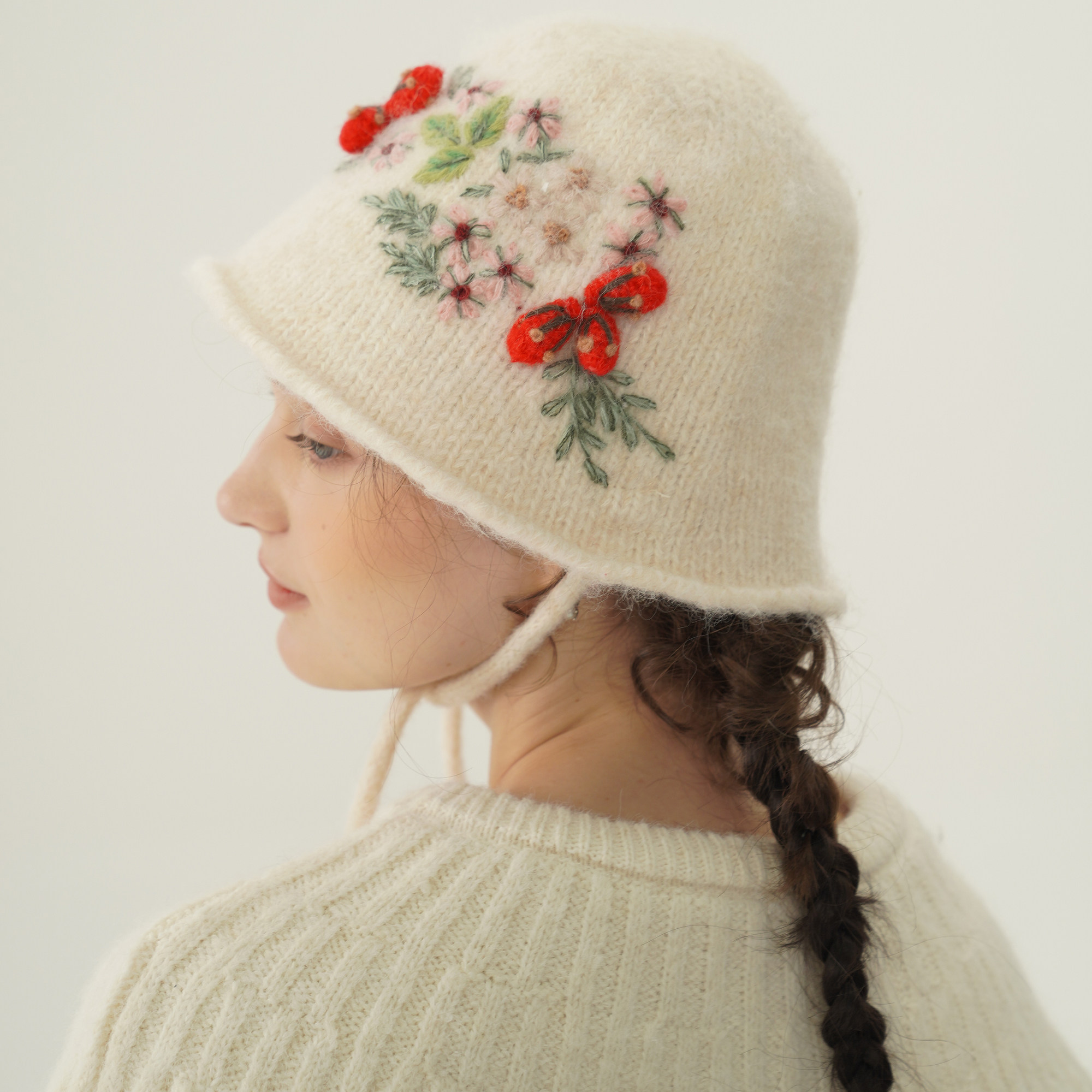 脸儿艺原创 手工绣花 北欧流苏绳 羊毛针织 渔夫帽 森女帽子