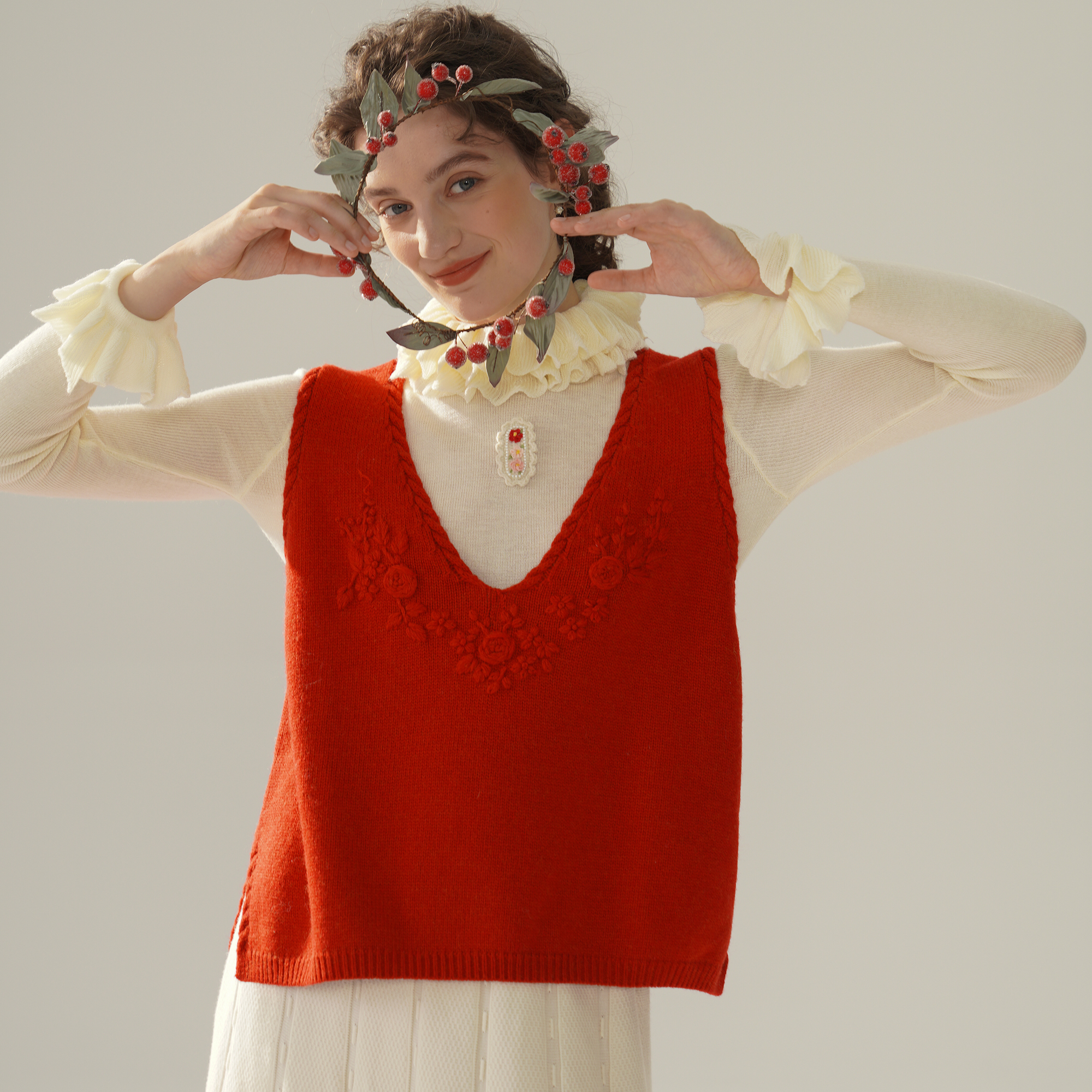 脸儿艺 手工绣花 简约V领背心 洋红深灰米色花驼 百搭森女马夹