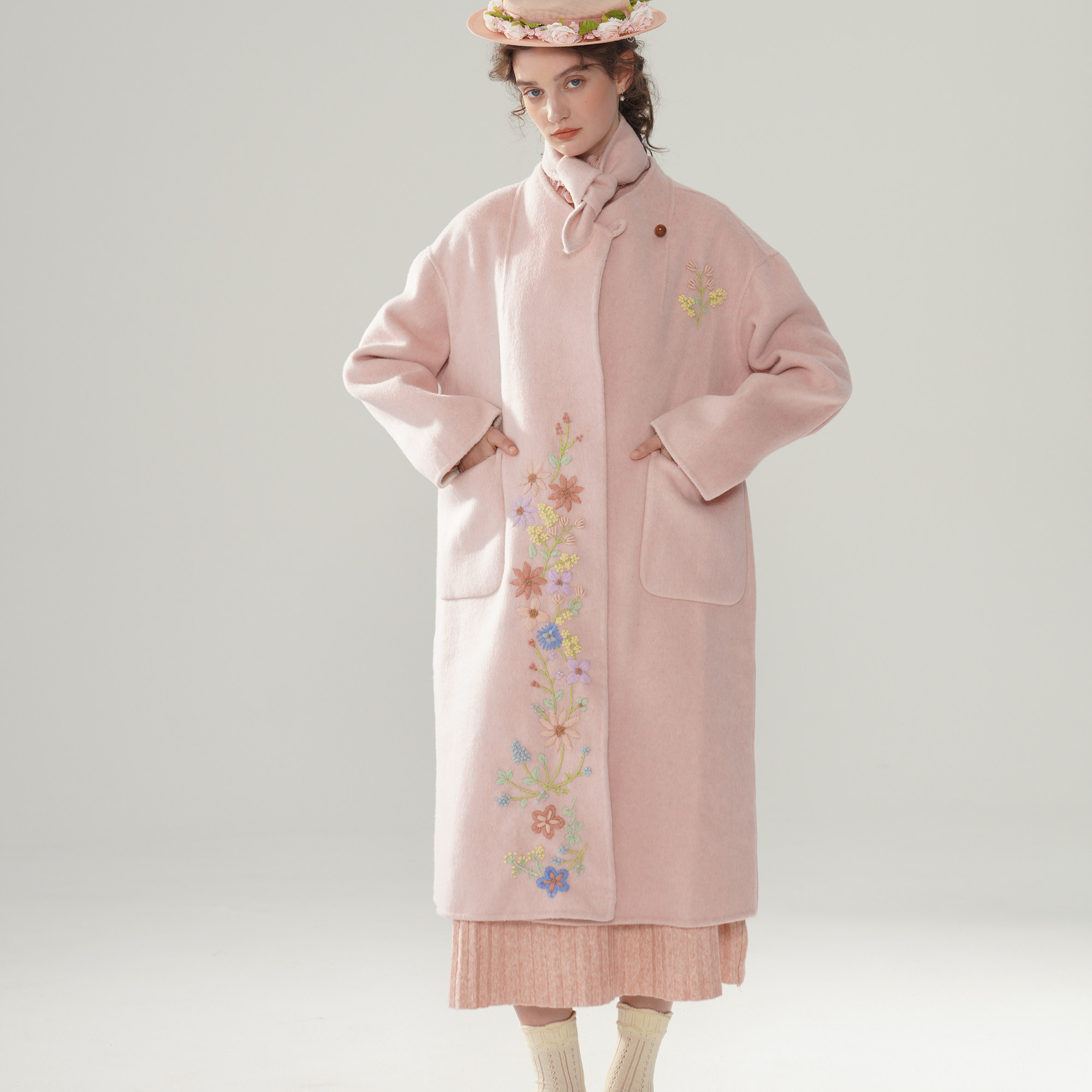 脸儿艺 手工刺绣花藤 粉嫩嫩 双面羊毛呢 双兜  森女清新中长大衣,女装/女士精品,毛呢外套,淘宝优惠券,粉丝福利购,淘宝优惠卷