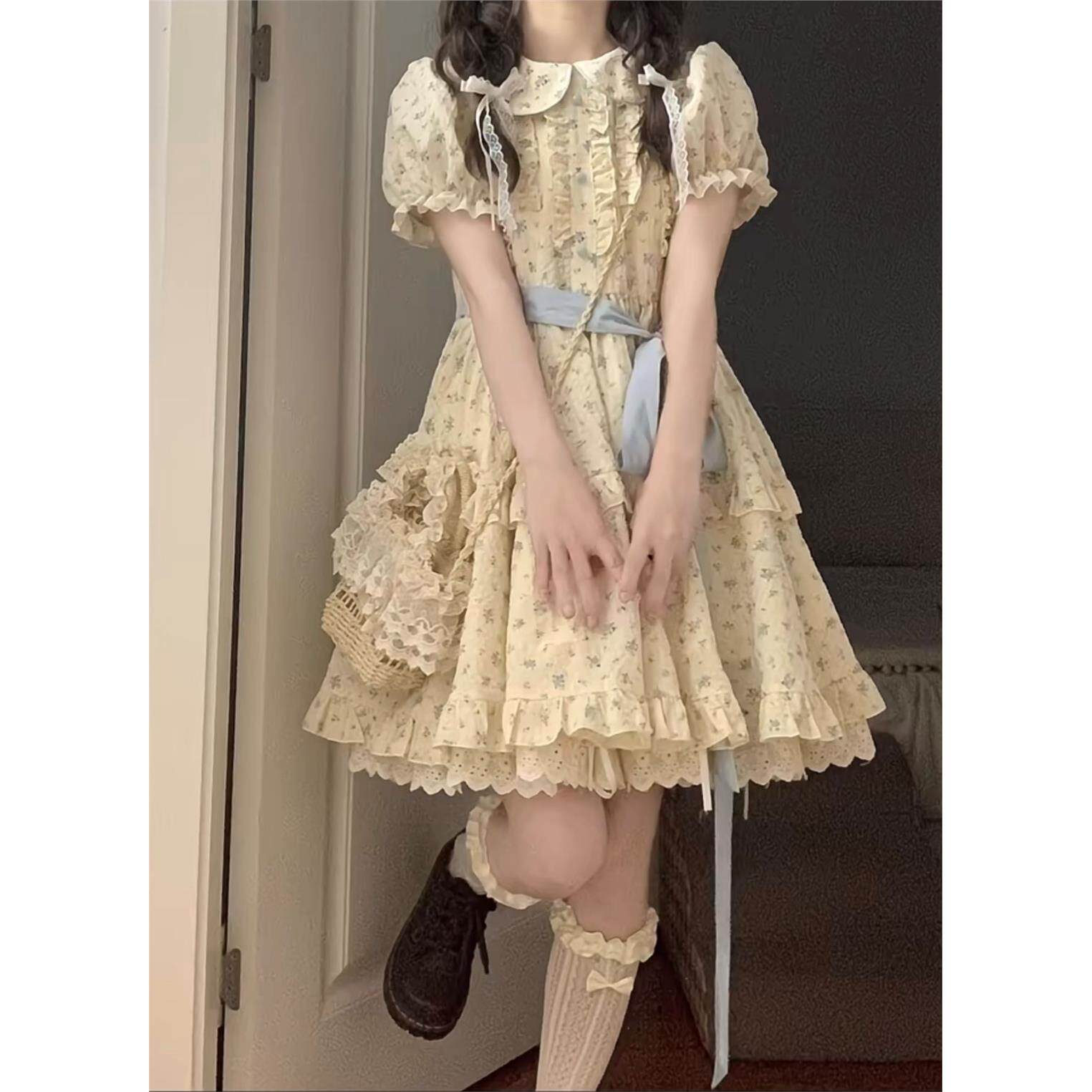 甜美娃娃领碎花洋装子女