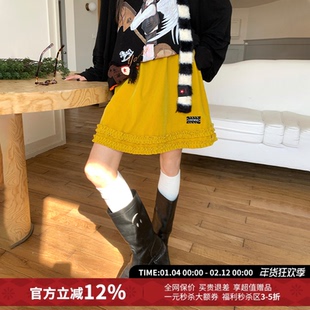 YANAG圣诞新年丝绒花边A字半身裙中裙女26春夏新款