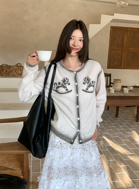 YANAG简约撞色摇摇木马喷脏针织开衫女26春夏新款