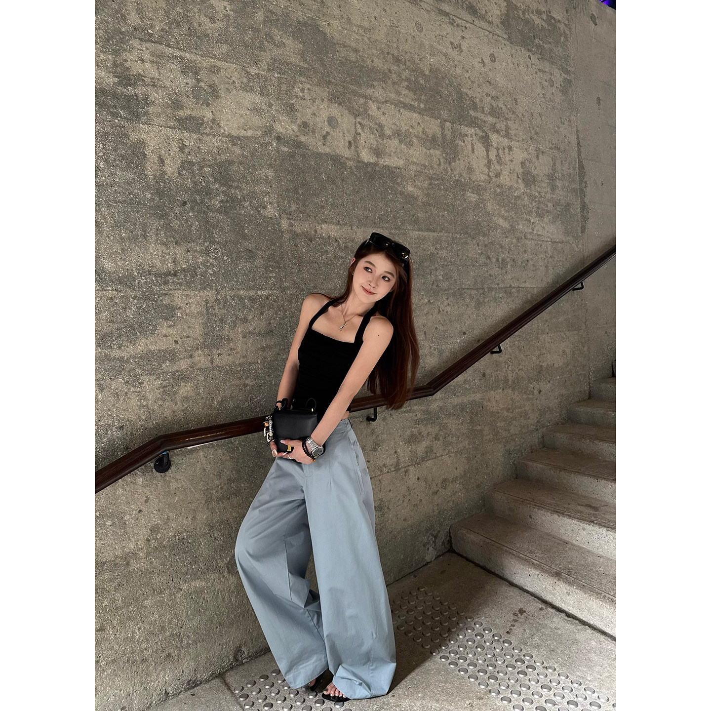 Here yaya shop 5.21 苏打气泡水随意水洗棉撕破设计薄料工装裤 - 实物图