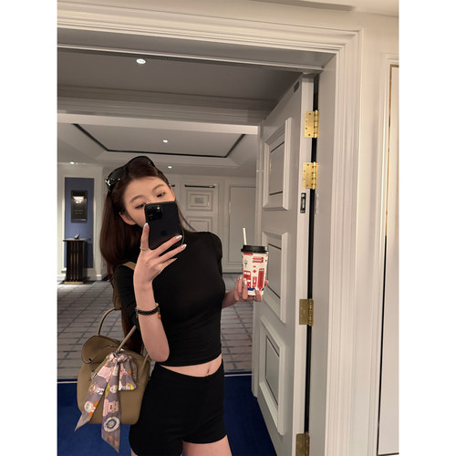 Here yaya shop 3.23 芭蕾舞蹈生修饰身材94%天丝纯欲堆堆领凉凉t