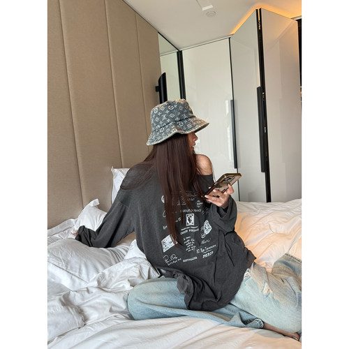 Here yaya shop 冰柠美式做旧砂洗工艺酥糊轻薄时髦涂鸦防晒大t