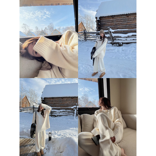 生椰酸奶收官之作慵懒松弛感可机洗羊毛毛衣套装 shop yaya Here