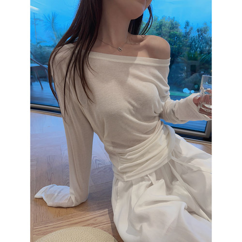 Here yaya shop 雾绵苏打水精致纸片人羊毛天丝收腰设计防晒t
