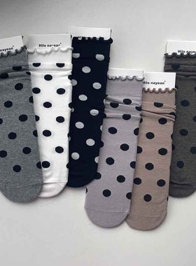 勃肯鞋搭配美拉德灰色波点木耳边搭配黑色小皮鞋的袜子女款中筒袜