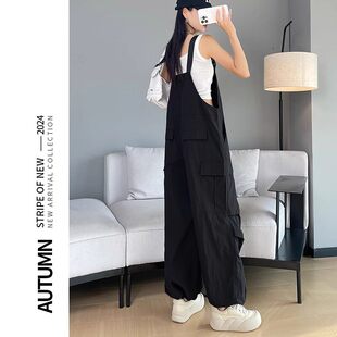 盐系穿搭黑色大码工装背带裤女秋季女款宽松休闲百搭减龄连体裤子