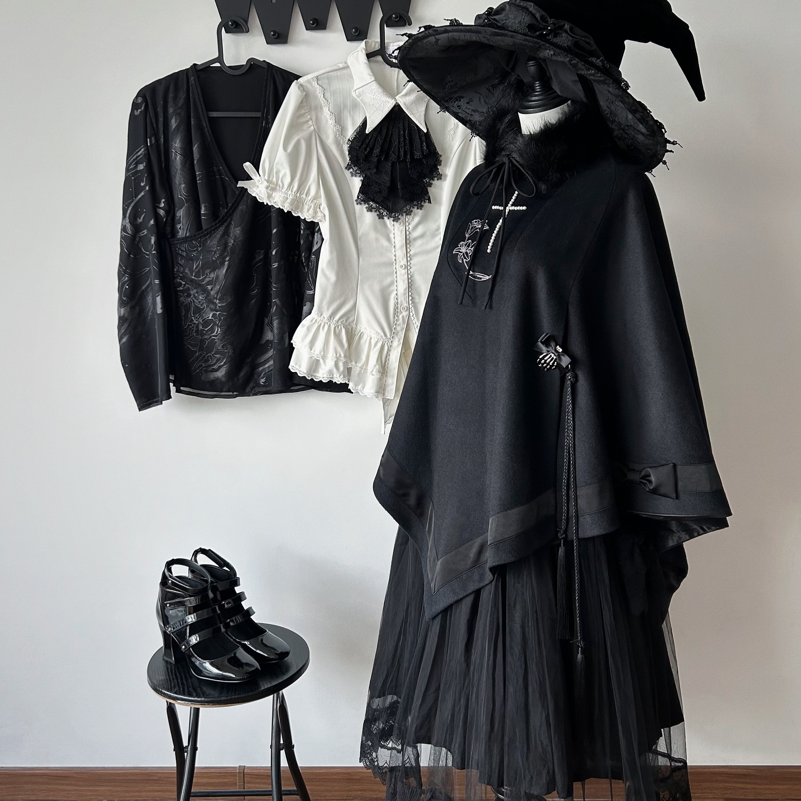 【现货1-3天内发】百合十字斗篷现货掉落