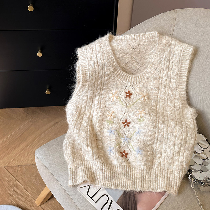 ����ɫ ���� СC�� ��ϵ�����廨Բ����֯��������Ů2025�������������䱳��