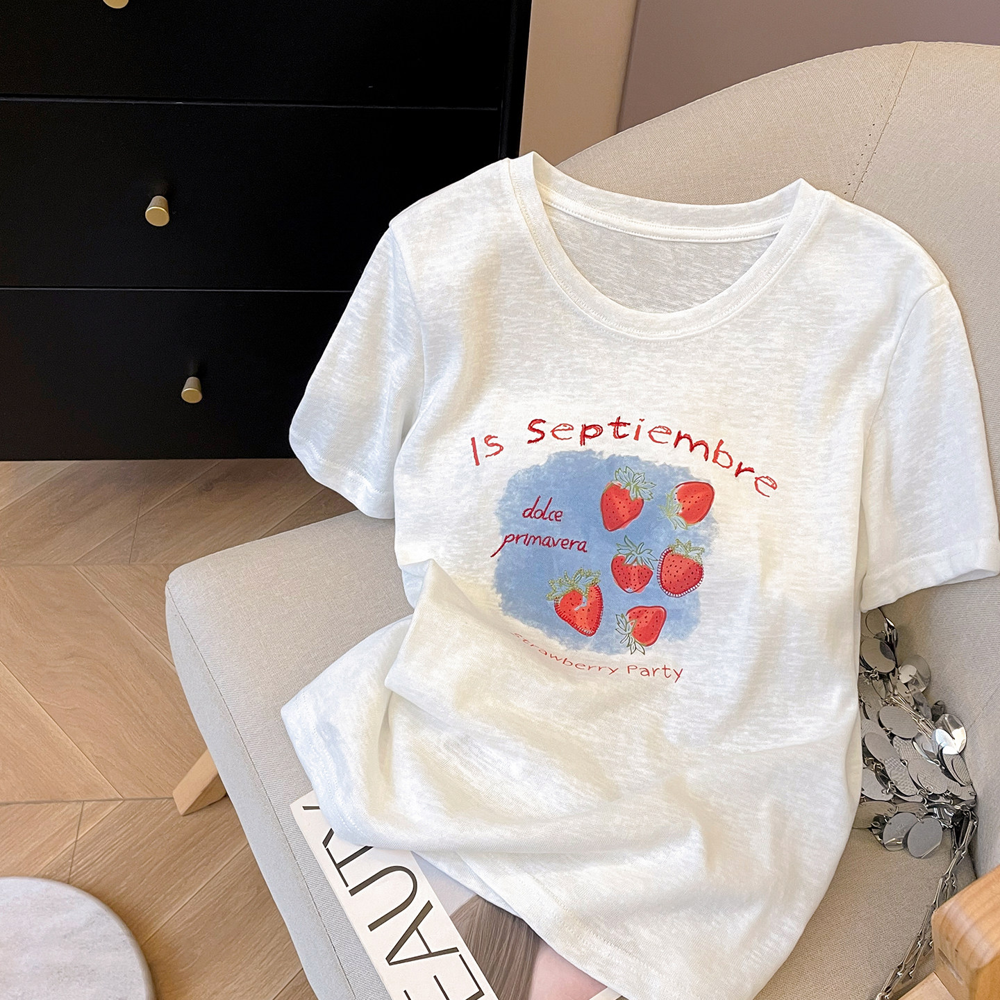 小C家 草莓印花短袖T恤女2026新款夏休闲风减龄百搭圆领正肩上衣