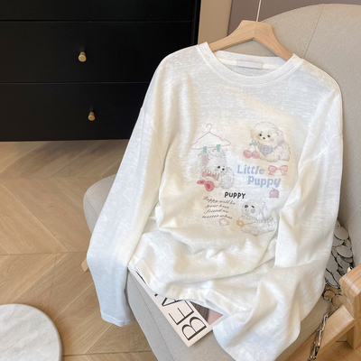 小C家白色圆领长袖T恤