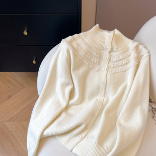 小C家 半高领毛衣女款2025新款冬季软糯针织开衫木耳花边别致上衣
