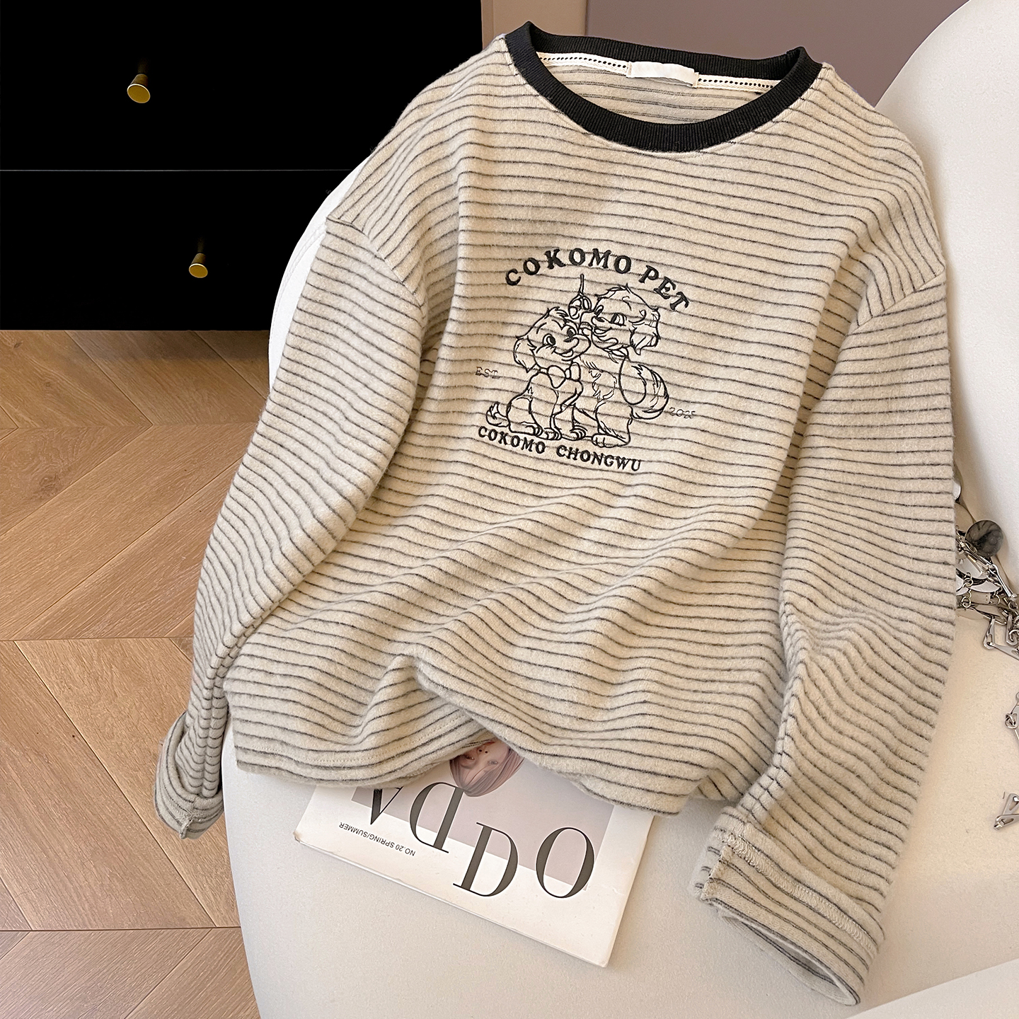 长袖美式复古绒面小狗刺绣条纹T