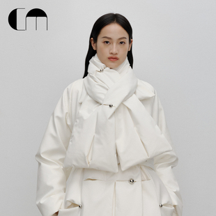 COMME MOI吕燕设计师早春女装白色方块羽绒围巾
