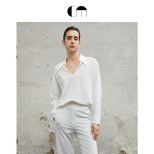 COMMEMOI吕燕设计师早春女装极简V领衬衫三醋酸上衣淡人穿搭