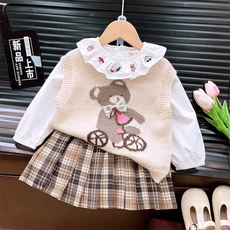 女童三件套春秋新款2024小熊毛衣背心刺绣衬衫格子百褶裙宝宝套装
