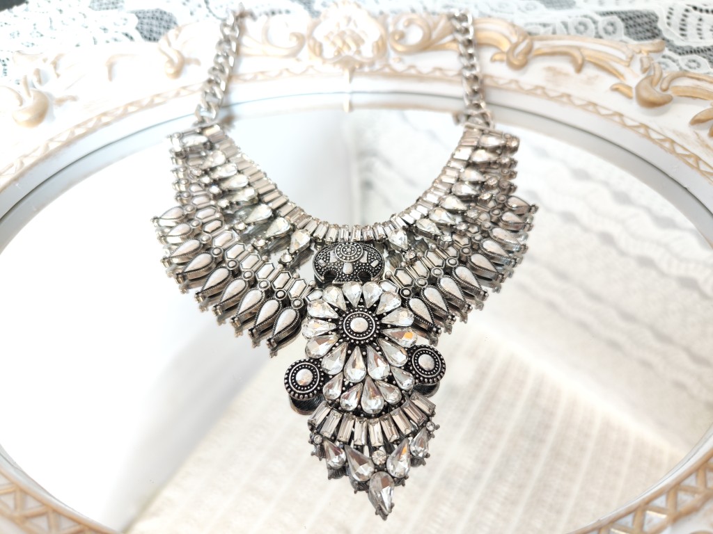 夸张复古银色玻璃钻学生女项链欧美时尚流行质感轻奢短款潮有份量