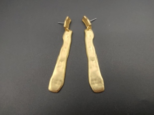 A51 潮长款 气质哑光金色耳钉欧美风质感简约金属不规则耳环 女个性