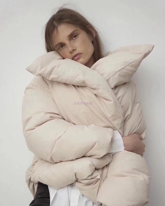 蓬松大翻领冬季外套羽绒服