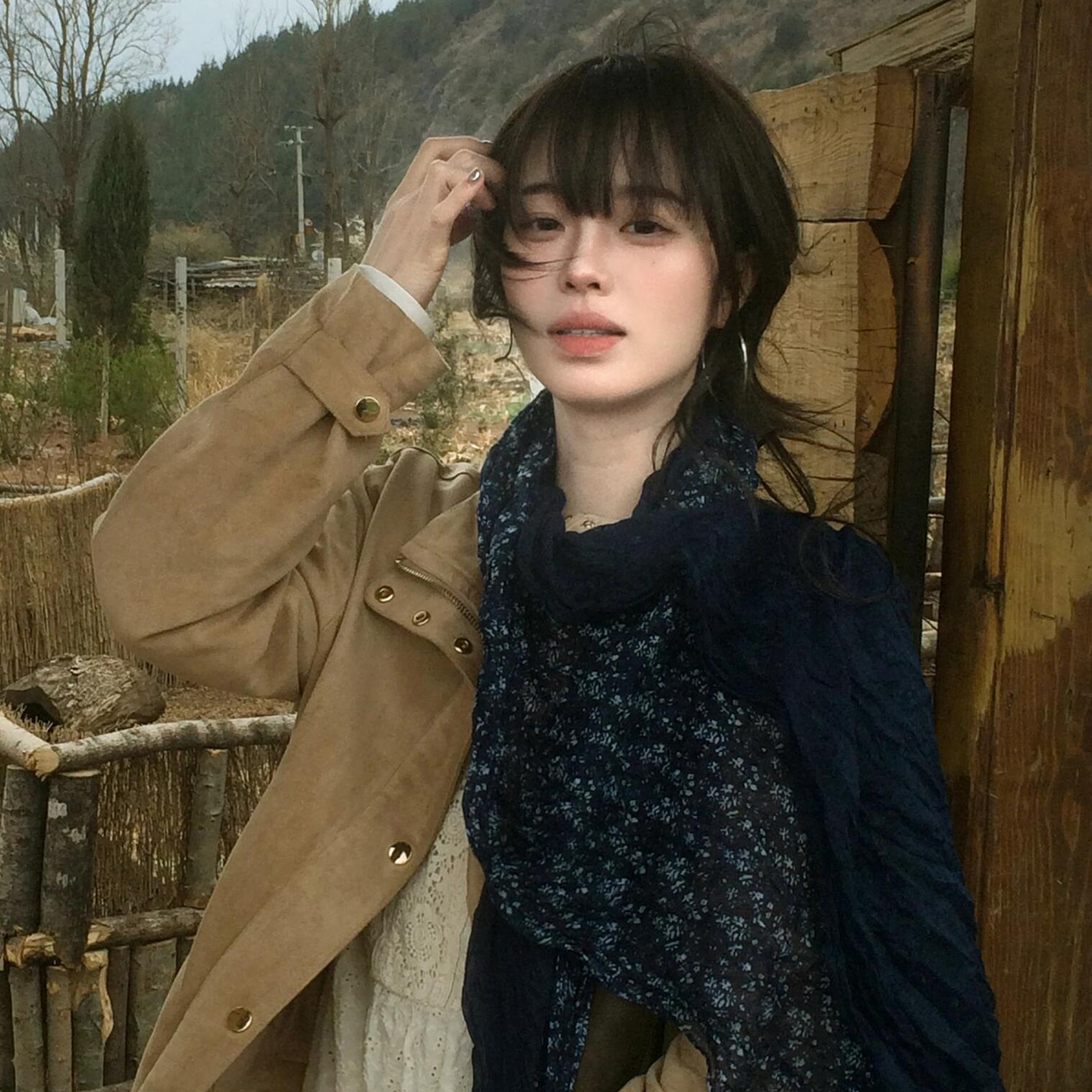 拼色碎花褶皱围巾外搭女复古文艺长款个性丝巾西北旅游围脖披肩