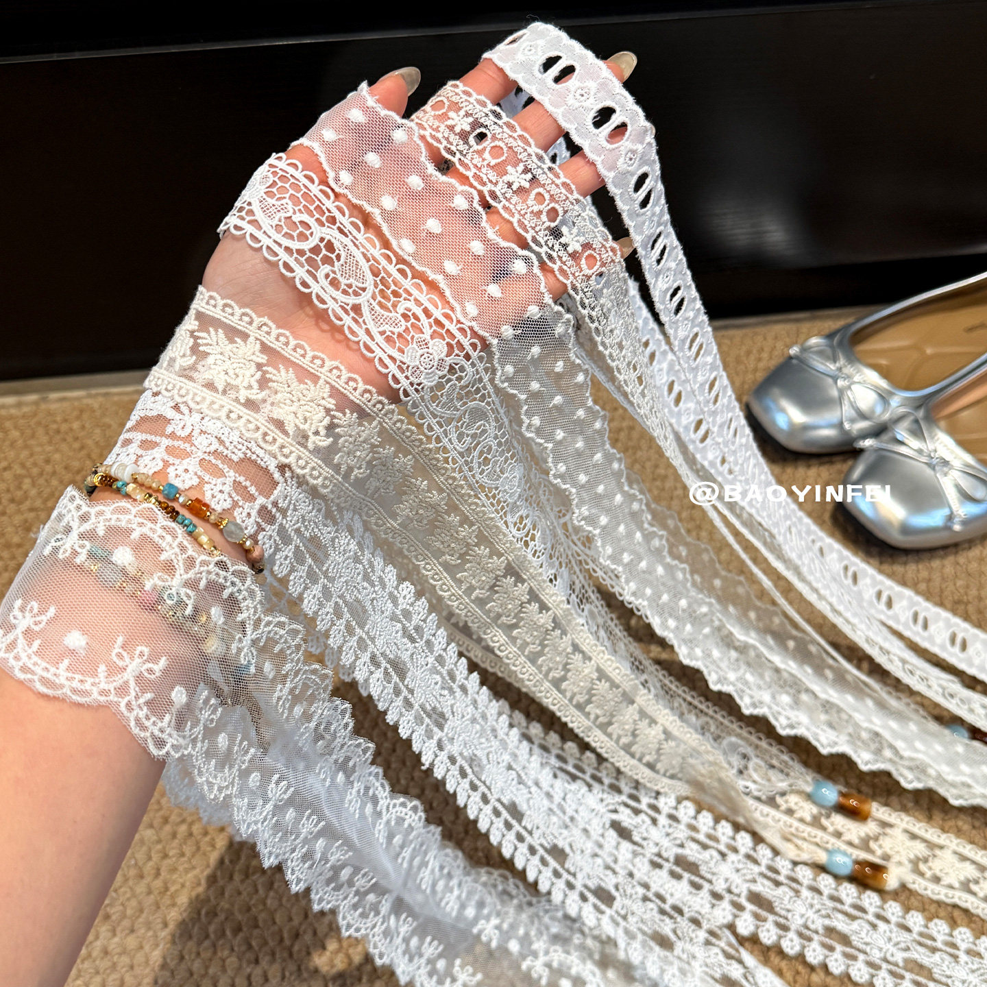 蕾丝丝巾女春夏季2026新款高级感气质百搭细长条系脖飘带领巾配饰